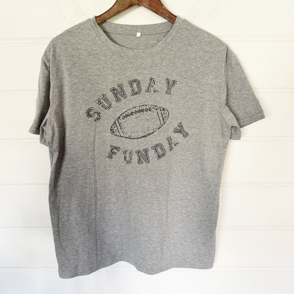 Women’s Gray 'Sunday Funday' Graphic Short Sleeve Crewneck Tee T-shirt Size L